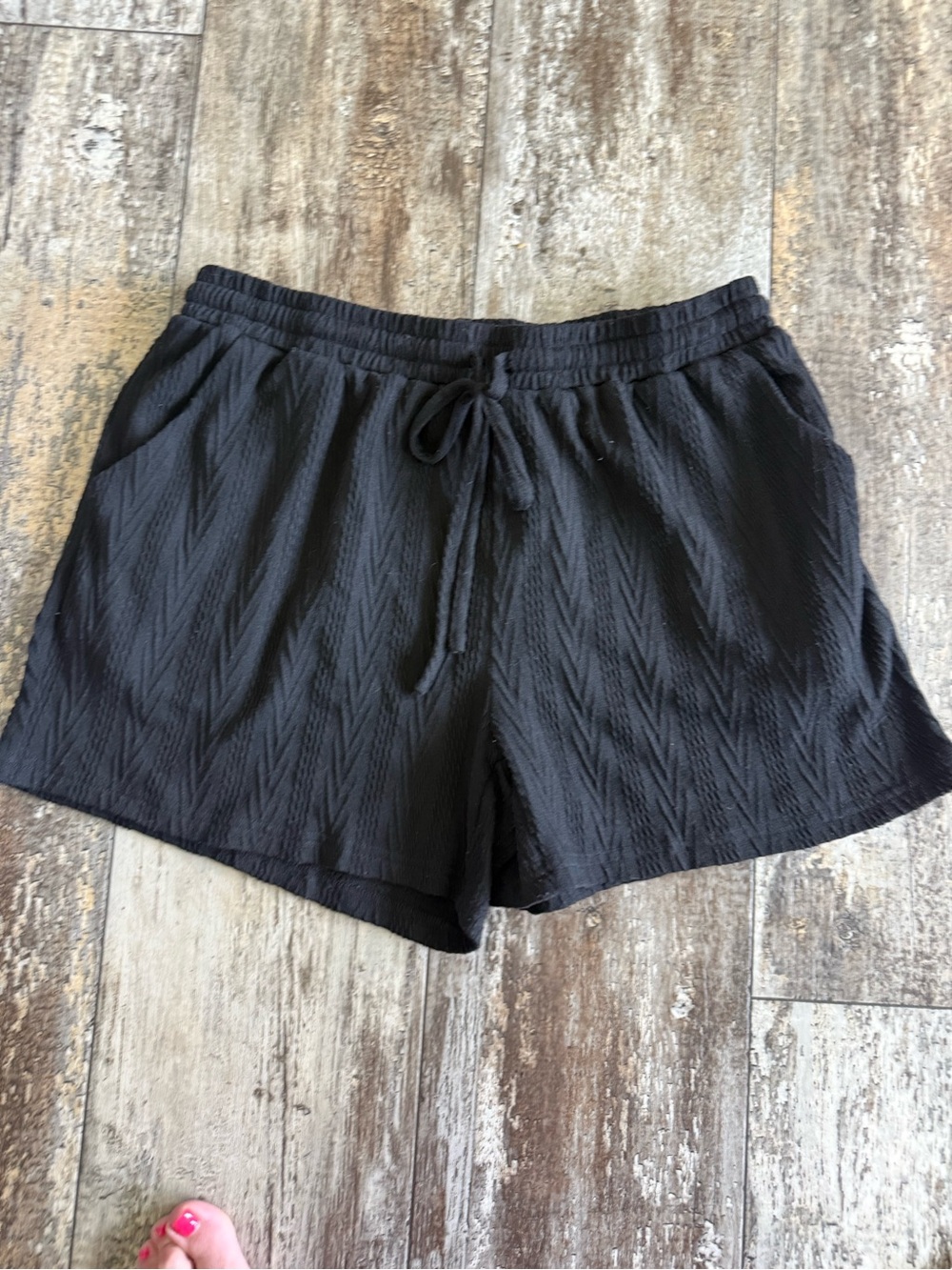2 for $20 sale: Ekouaer black textured pull-on soft lounge shorts - L